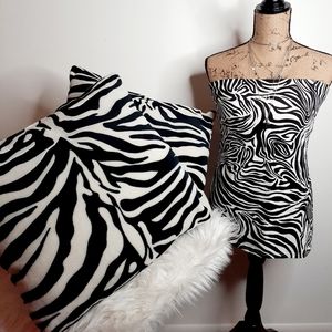No Boundaries Halter Top + Matching Pillows